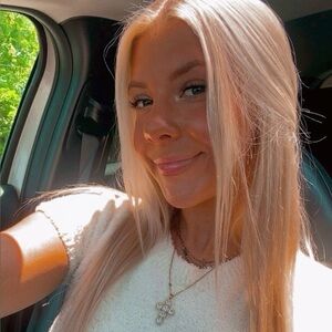 Meet your Posher, Kenzie